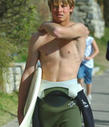 Twinks in pool 16 5d5fe6e1a6803.jpg