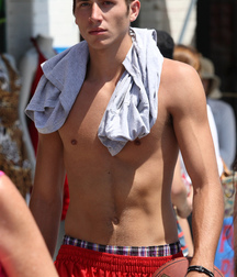 Twinks in pool 16 5d5fe6eb9fc5f.jpg