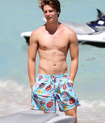 Twinks in pool 19 5d6591af941cf.jpg
