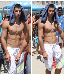 Twinks in pool 21 5d80e281c0bc0.jpg