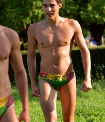 Twinks in pool 21 5d80e2b33d0e1.jpg