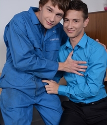 Twinks 216 5da9c8478dc66.jpg