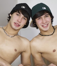 Twinks 240 5dcf214298d8b.jpg