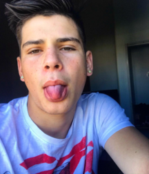 boys 5d07f4de2707f.png