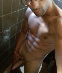 Hot boy 5d1317afcdc5e.jpeg