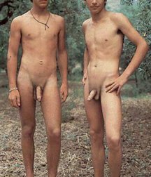 Outstanding Couples Standing Out 5d6930247d3f0.jpg