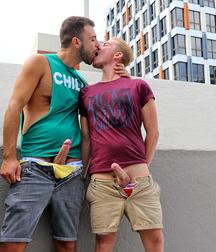 Some favorite short series of 2 or more naked twinks 5d75c75412556.jpg