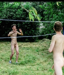 Naked twinks together 5eb2362bb0a2d.jpg