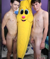 Naked twinks together 5ebc69148cbe6.jpg