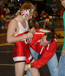 Wrestlers in Action 5d1c0c2918bf5.jpg