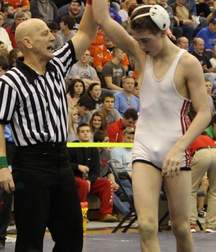 Wrestlers in Action 5d1c0c93e050b.jpg