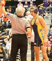 Wrestlers in Action 5d1c0c9633a69.jpg