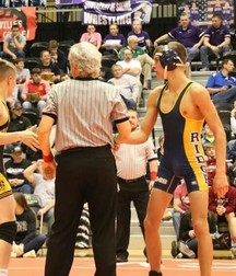 Wrestlers in Action 5d1c0c975af9f.jpg