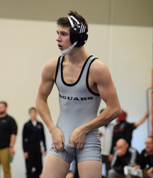 Wrestlers in Action 5d1c0ca46ae1f.jpg