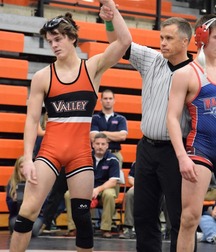 Wrestlers in Action 5d1c0cb7d0d82.jpg