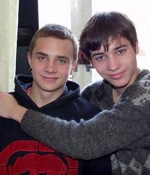 Joey & Jitrik 5dcdeeb447303.jpg