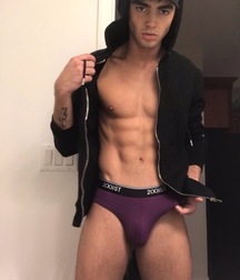 Hottest Boys Around  5de6ede3db949.jpg