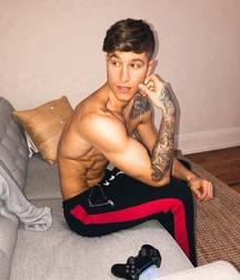 Hottest Boys Around  5de6f99e6ff66.jpg