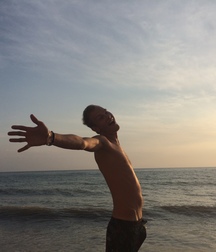 Alex 5d2fbe2ab8d67.jpg