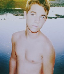 Favorite Boy 5dd5fc659af06.jpg