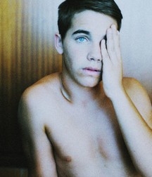 Favorite Boy 5dd5fc72a4792.jpg