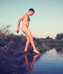 Boy nude in nature 5d44944a1aac0.jpg