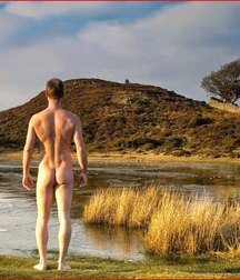 Naked in nature - L 5da8d30f1f7f2.jpg