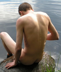 Naked in nature - L 5da8d3375d038.jpg