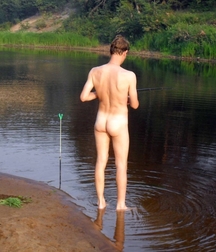 Nude guys in outdoors 5dc875533b85a.jpg