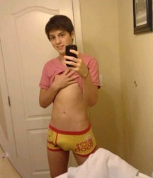 Cute Boys 5d443bb3e6c22.jpg
