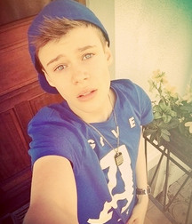 boys so cute 5d595eff3c8bd.jpg