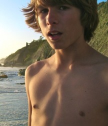 boys so cute 5d595f30a066b.jpg