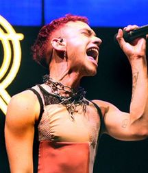 Out and Famous--Olly!!  5d47448f3a47e.jpg