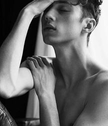 Out and Famous--Troye!! 5d474d91e322b.jpg