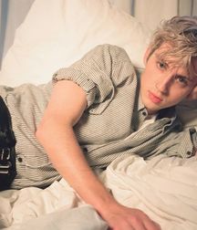 Out and Famous--Troye!! 5d474d9854134.jpg