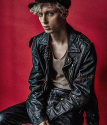 Out and Famous--Troye!! 5d474da1c5dd0.jpg