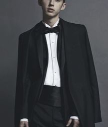 Out and Famous--Troye!! 5d474da2ebda7.jpg