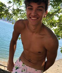 HOT and Famous--Gavin!! 5d4f308fe5b34.jpg