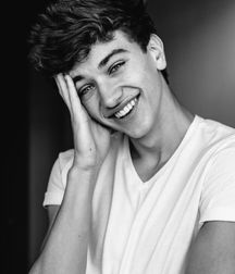 HOT and Famous--Gavin BW!! 5d4f30da3a929.jpg