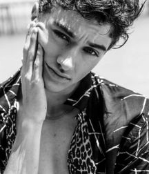 HOT and Famous--Gavin BW!! 5d4f30df06561.jpg