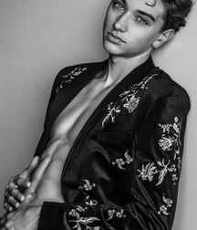 HOT and Famous--Gavin BW!! 5d4f30e2af28b.jpg