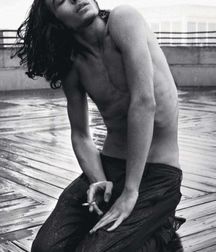 Out and Famous--Ezra!! 5da1ea3c4be89.jpg