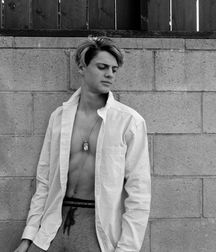 Best Of Freaky Friday--Black and White!! 5dc9538998b1a.jpg