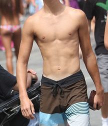 Best Of Freaky Friday--Summer Boys!! 5dc981a813a0a.jpg