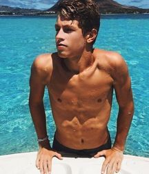 Best Of Freaky Friday--Summer Boys!! 5dc981ac16187.jpg