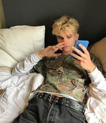 MODELS CORNER!! Aiden Marceron!  5e28b679d5f9a.jpg
