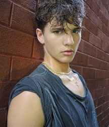 MODELS CORNER!! Zach Hines! 5e2afec70b5e3.jpg