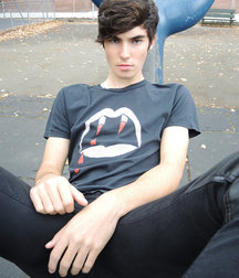 MODELS CORNER!! Raphael Wright! 5e2b000ab400f.jpg