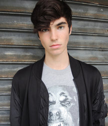 MODELS CORNER!! Raphael Wright!