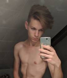 Alex hot boy show his weapon 5d48cfcb01c6a.jpg